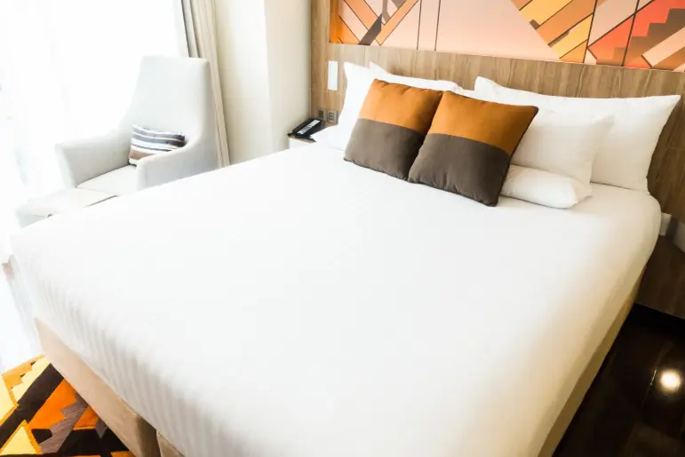 Standard Queen - Room 14
